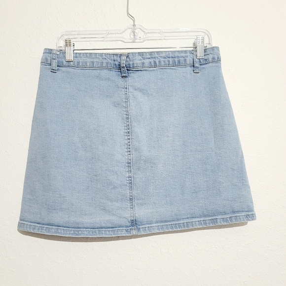 HOT KISS Y2K Denim Button Skylar Skirt Women's Size Medium Cotton Blend Stretch - Picture 2 of 9